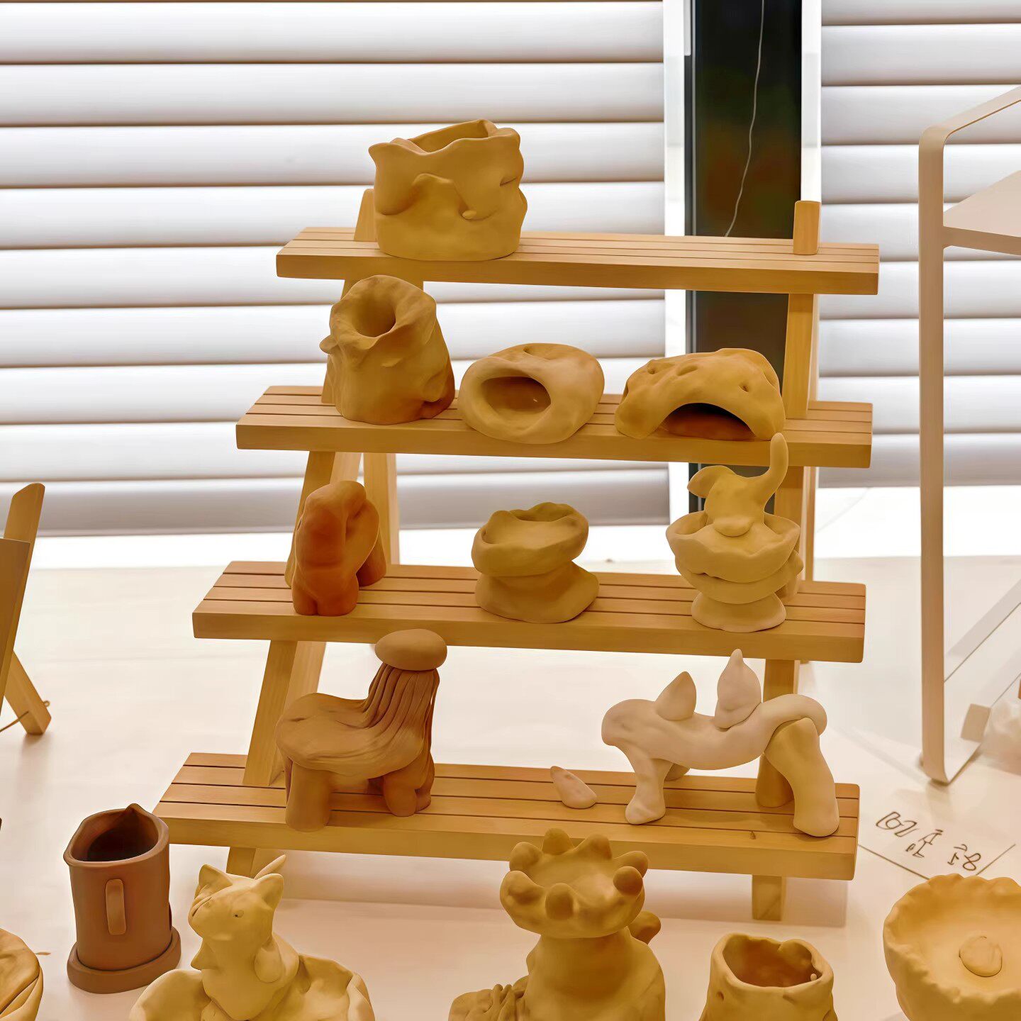 儿童泥塑作品多层展示架创意手工