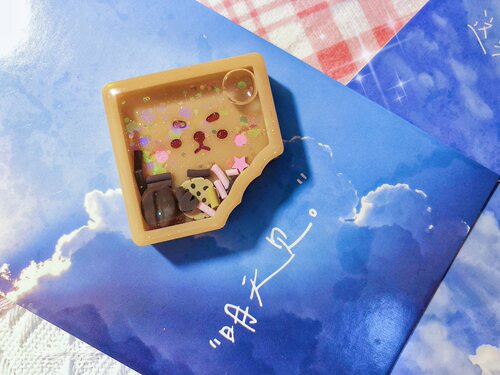 QUEENT流沙模具被咬了一口的饼干