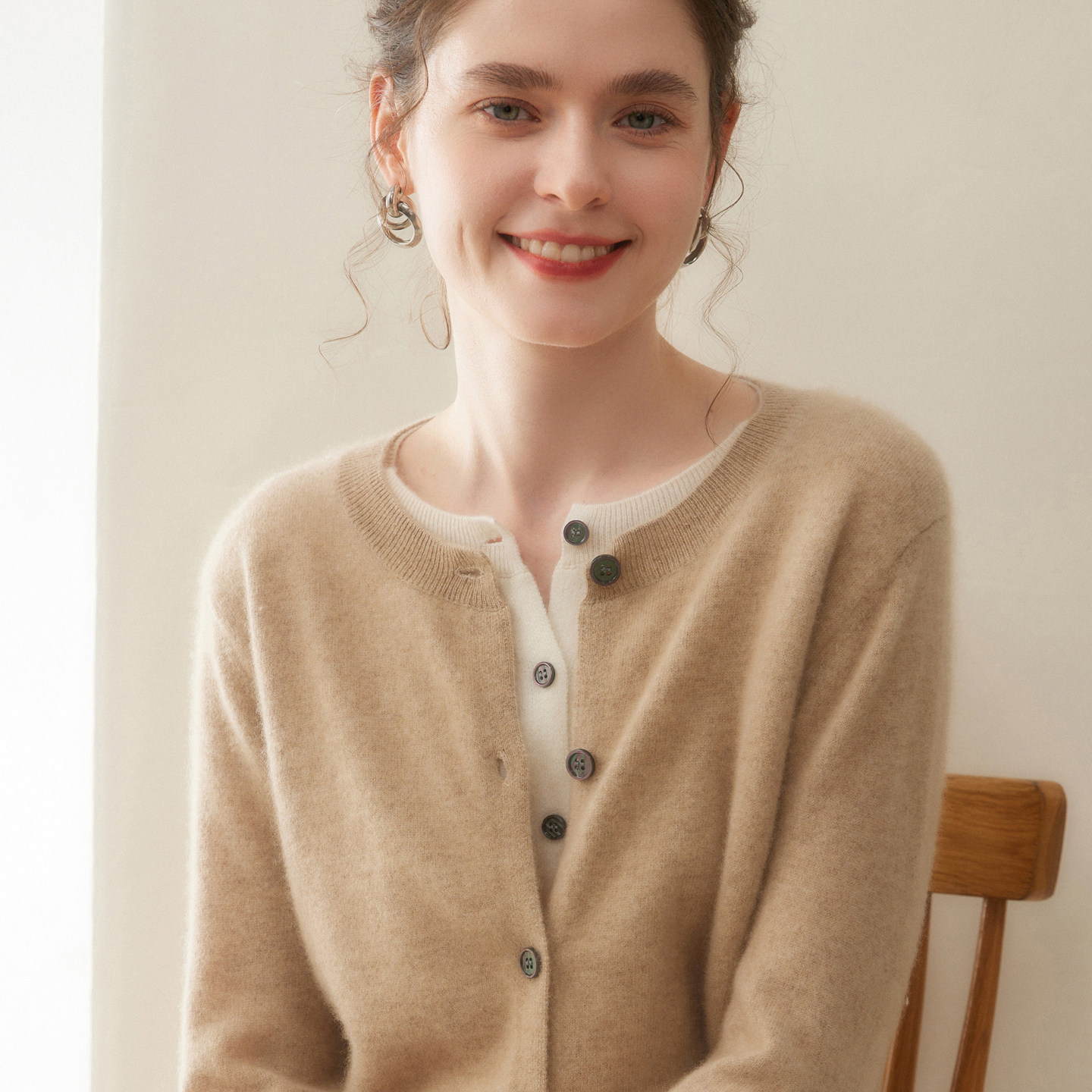 100%纯山羊绒衫女圆领开衫单排扣针织外套宽松J假两件外搭羊绒衫,女装/女士精品,毛针织衫,淘宝优惠券,粉丝福利购,淘宝优惠卷