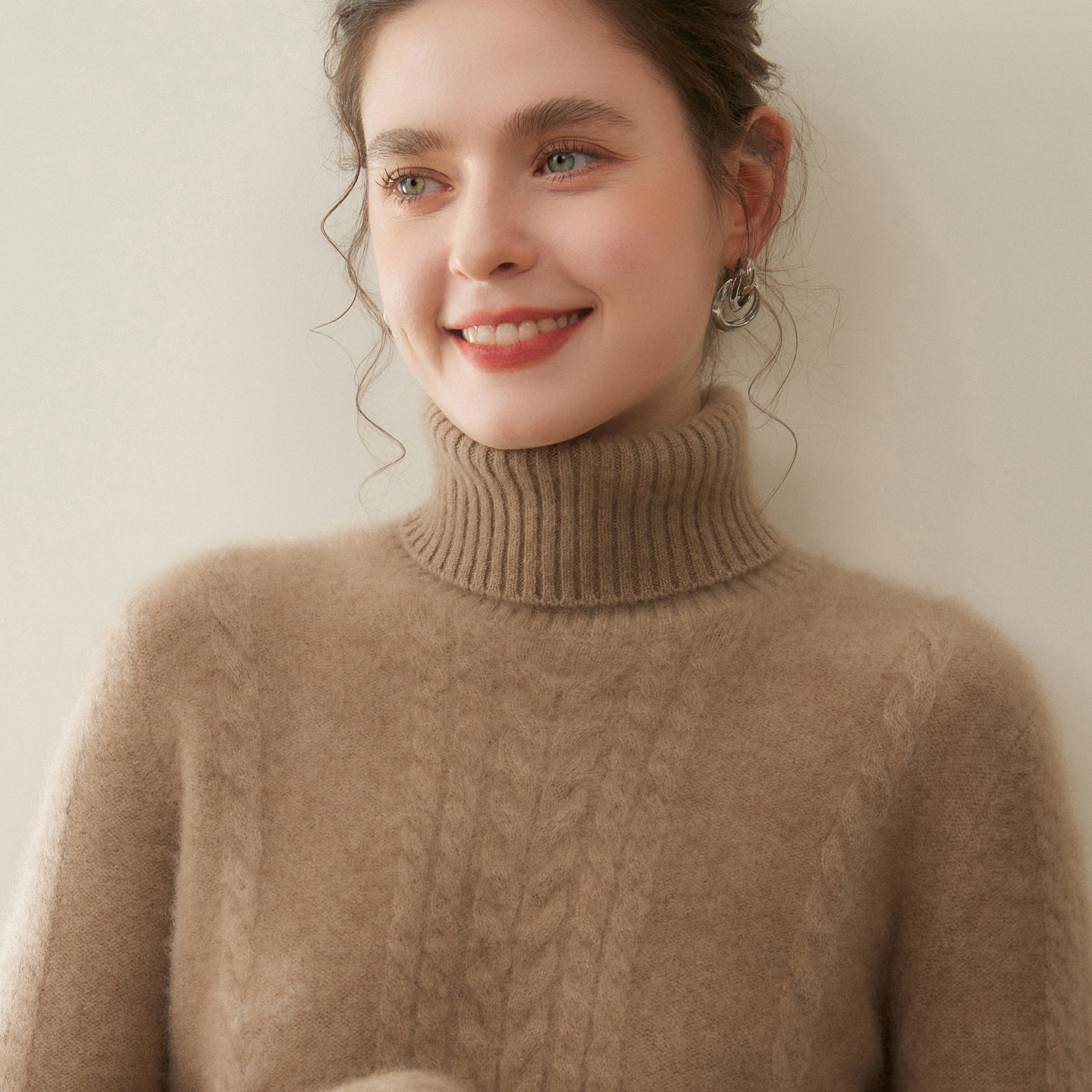 2025秋冬新款100%纯山羊绒加厚麻花半高领羊绒衫女宽松绞花毛衣