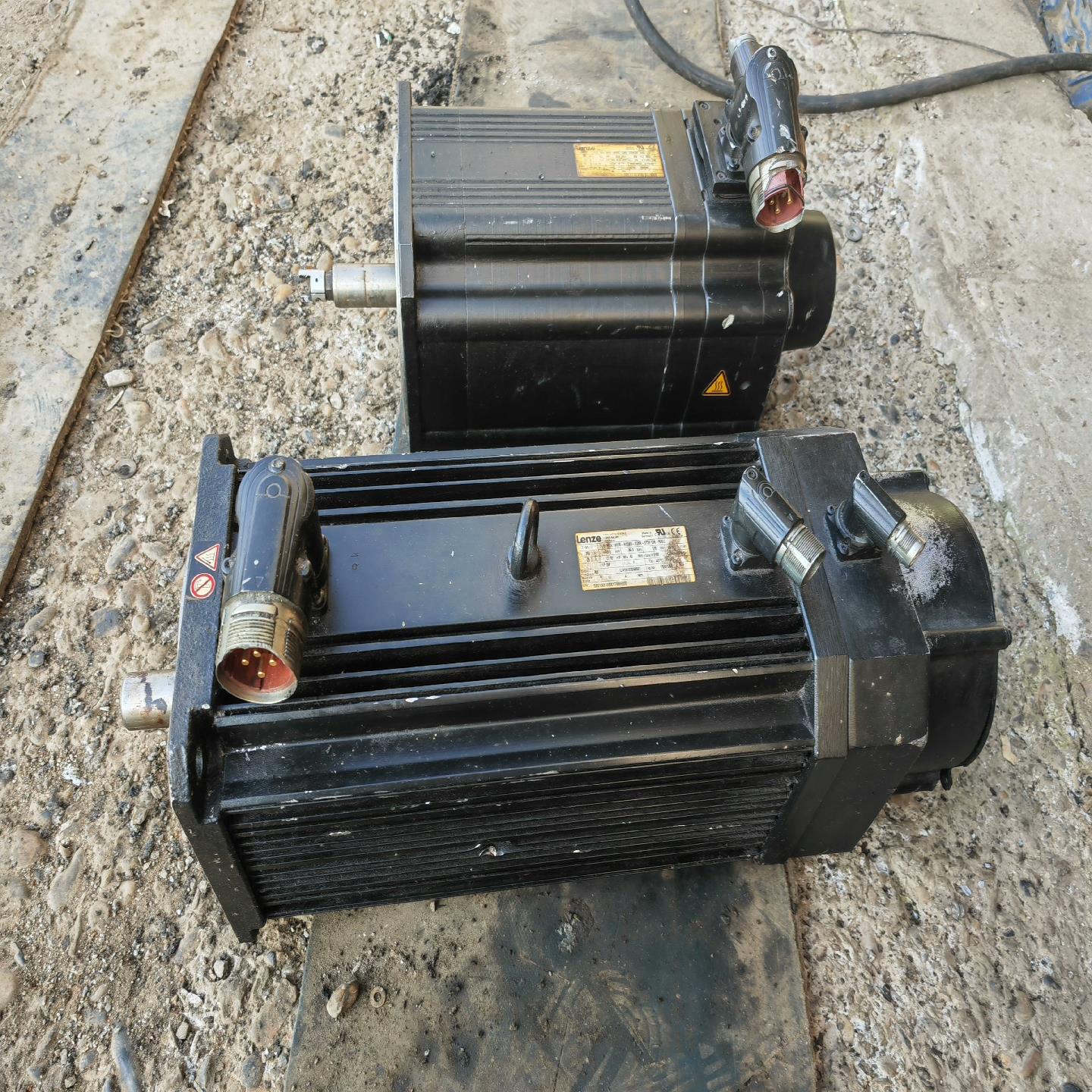 伦茨伺服电机  MCS19P30-SRSB0-B28N{天意设备}