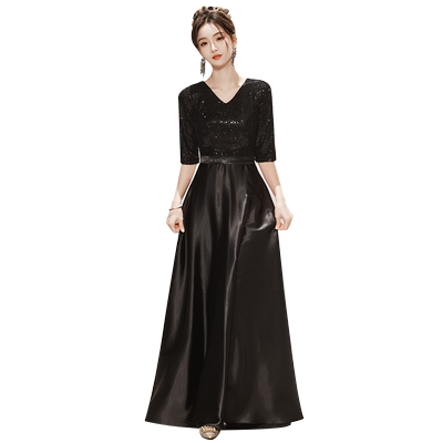 女指挥合唱钢琴演出长裙晚礼服