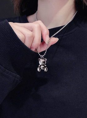 ins风复古条纹小熊吊坠项链