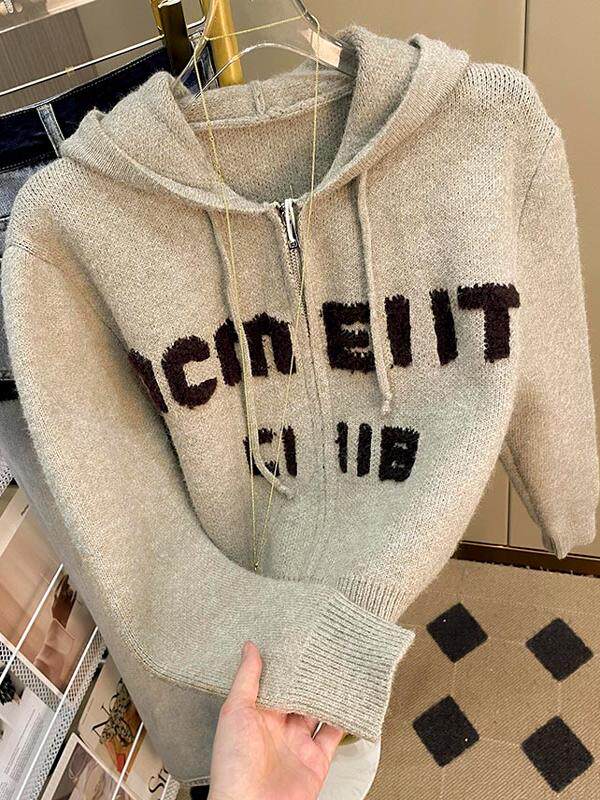 2024 가을 새 편지 자카드 대비 색 스웨터 여성 패션 다목적 니트 카디건 짧은 후드 자켓 유행