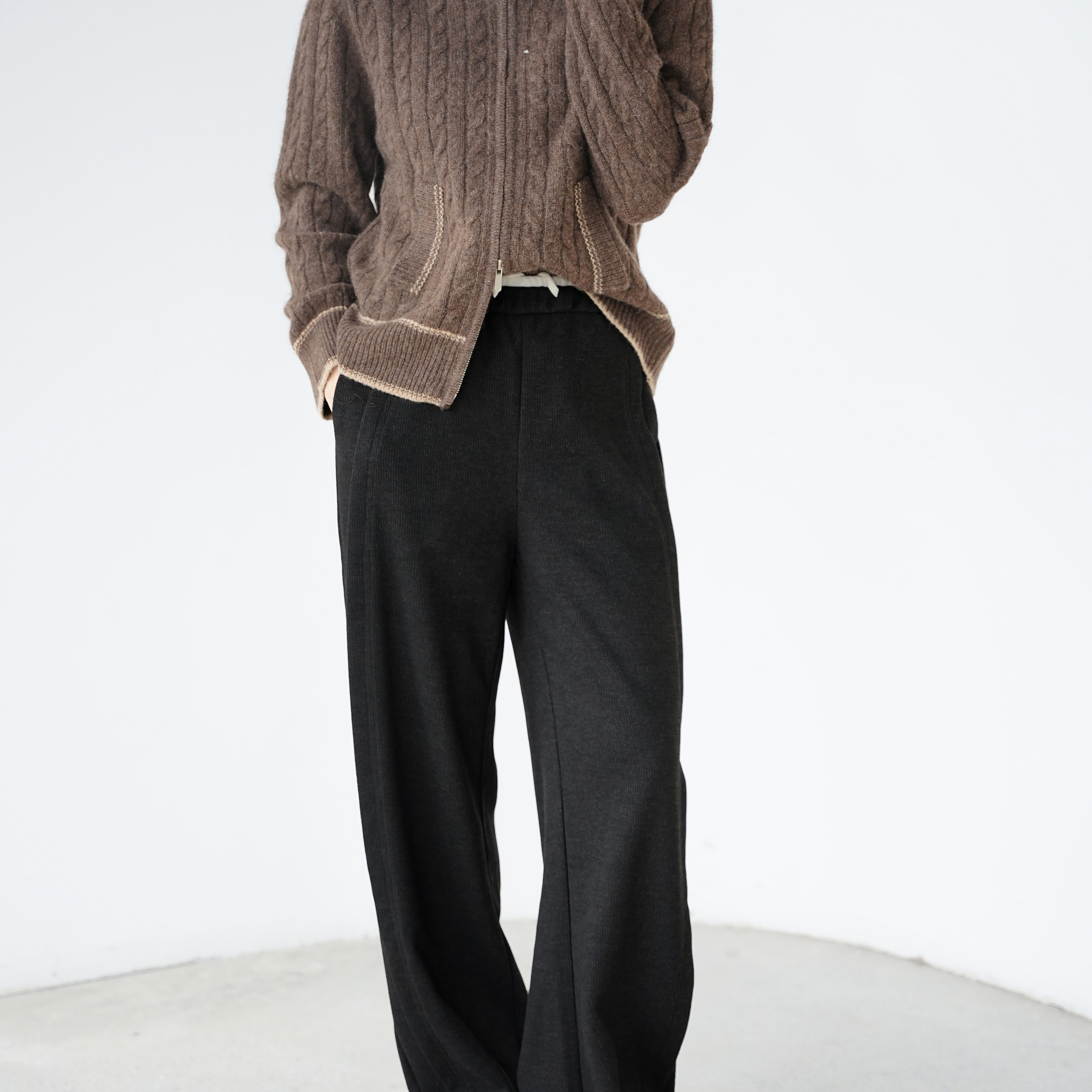 多色腰头拼接抽绳卫裤