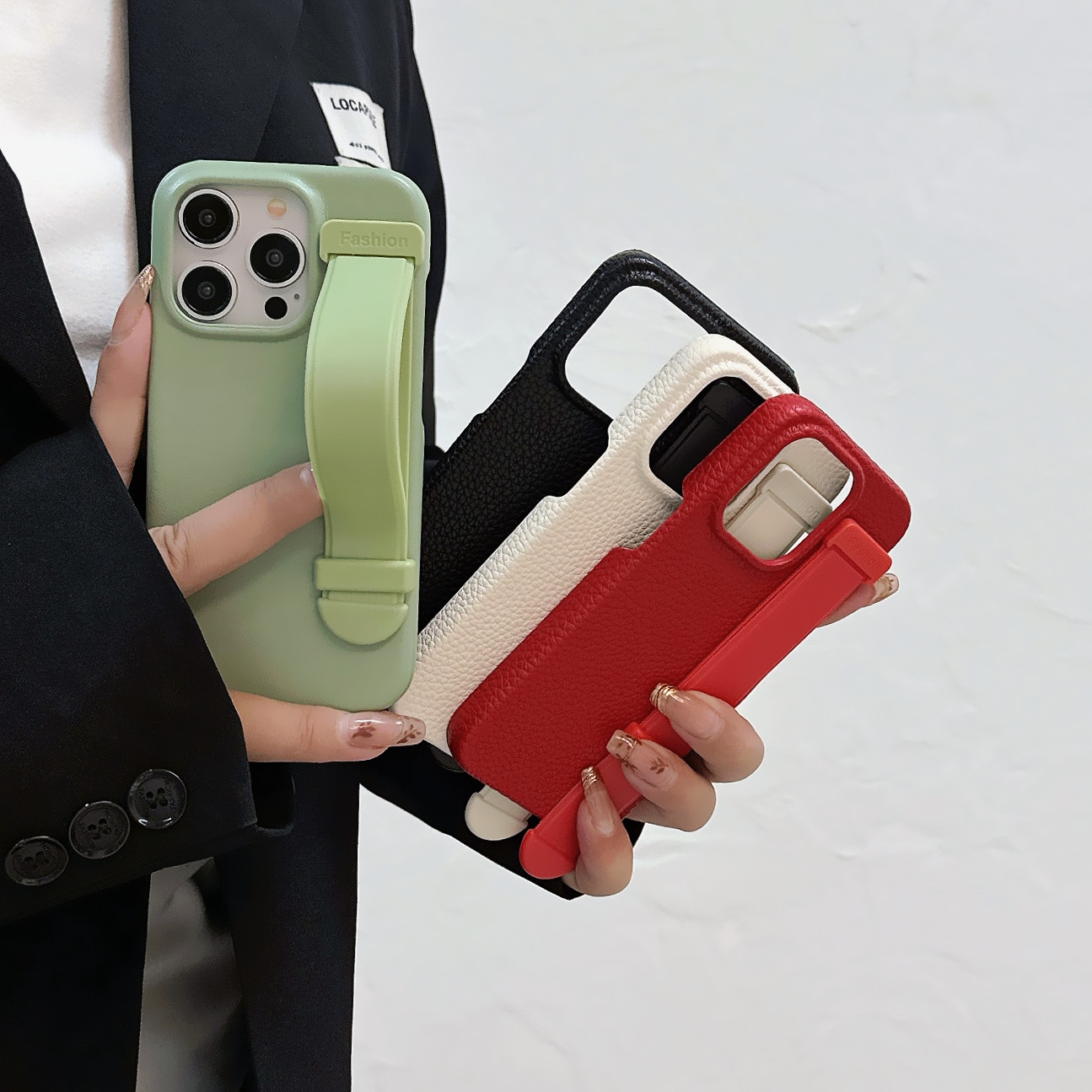 新款适用苹果15promax手机壳14pro手腕带16硅胶iphone13带支架12promax秋冬复古高级11女款max全包套15手机壳