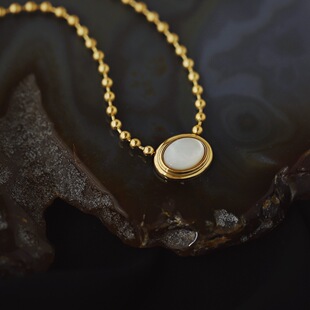 XL515 宫廷复古椭圆形天然贝壳波珠金珠项链秋冬轻奢款钛钢镀金