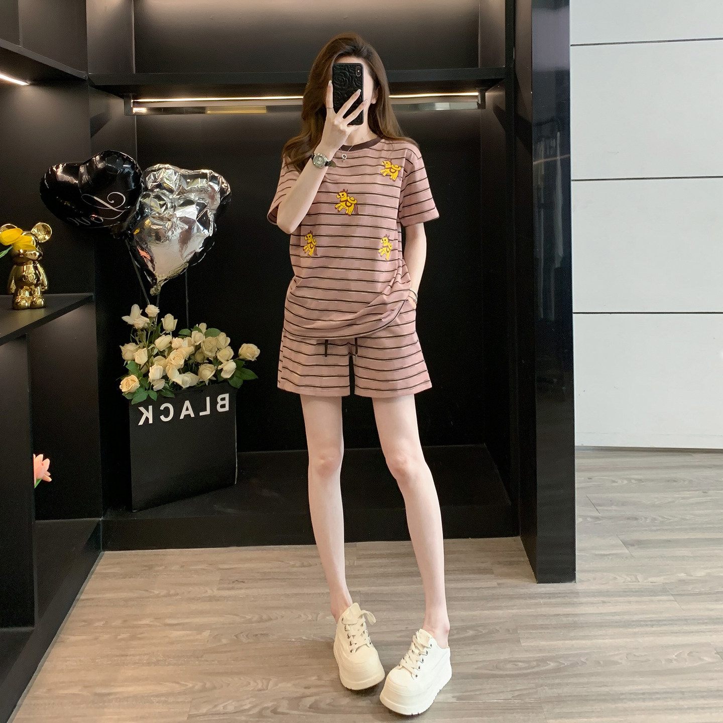 条纹短袖T恤运动套装女夏季新款休闲减龄洋气宽松显瘦短裤两件套