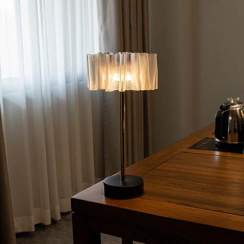 餐厅酒店卧室百褶全铝充电台灯