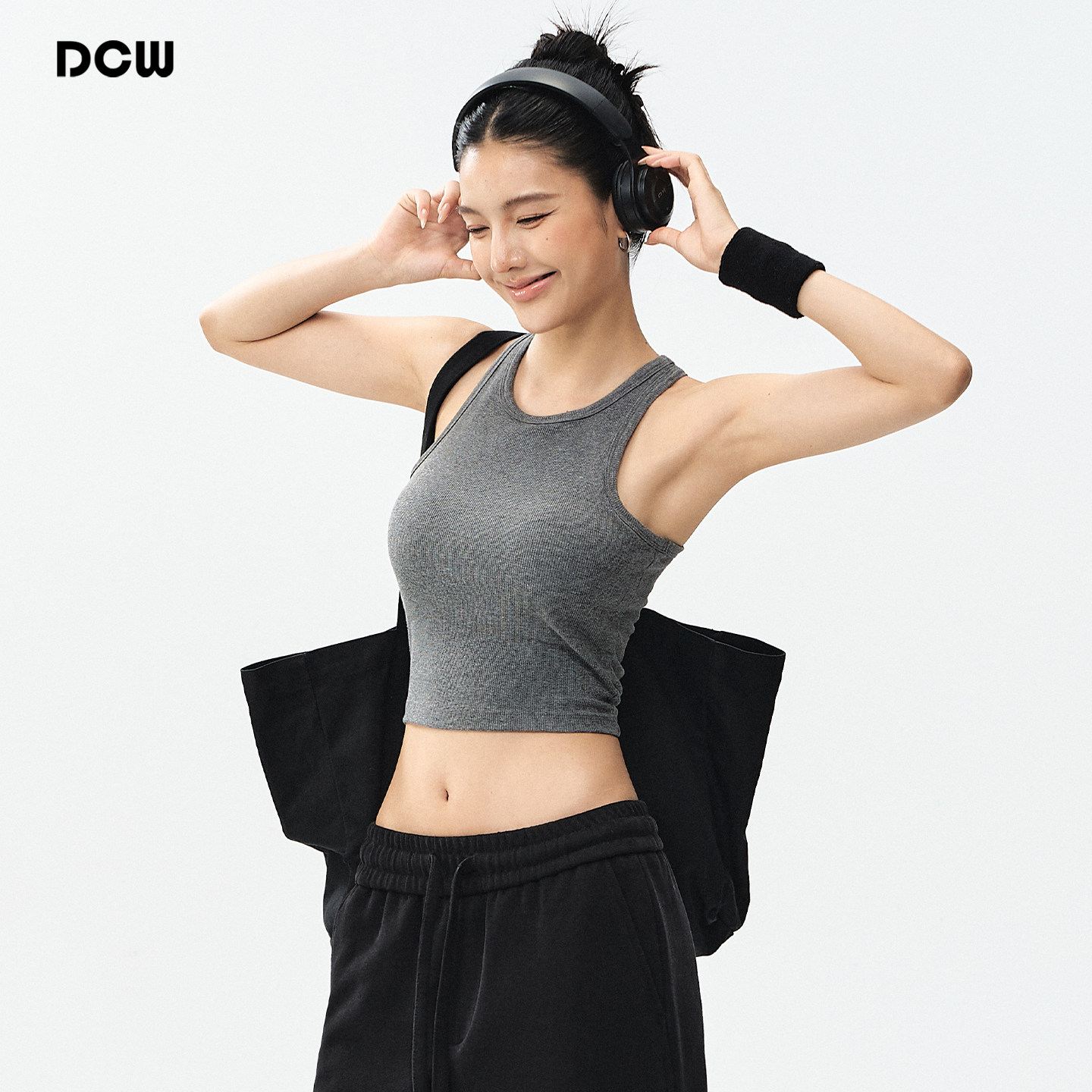 DCW普拉提瑜伽背心女带胸垫一体式健身跑步训练外穿运动上衣无袖