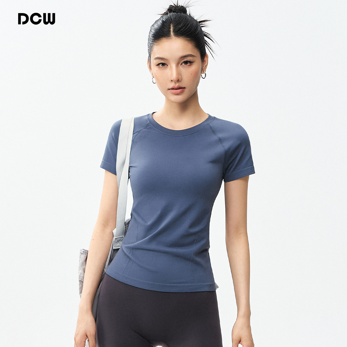 DCW运动短袖女修身显瘦户外跑步健身上衣普拉提训练打底瑜伽服t恤