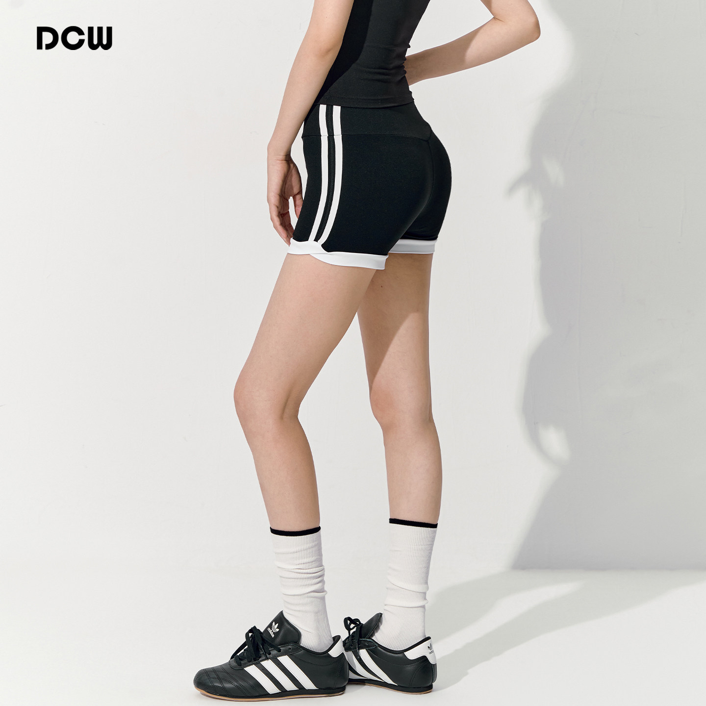 DCW美式运动短裤女高腰收腹户外骑行健身热裤条纹瑜伽紧身三分裤