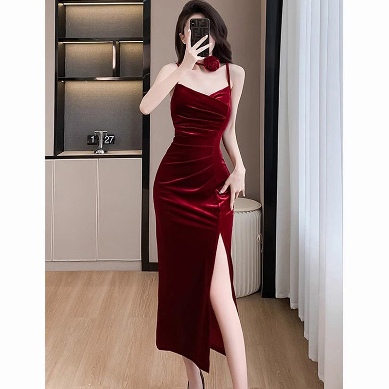 法式御姐风金丝绒吊带连衣裙女高级感红色晚礼服2024春款女装长裙,女装/女士精品,连衣裙,淘宝优惠券,粉丝福利购,淘宝优惠卷