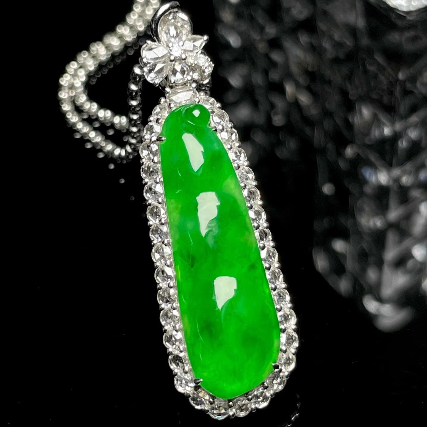 特价小夏珠宝18K金南非钻镶嵌缅甸天然A货翡翠高冰阳绿福豆吊坠
