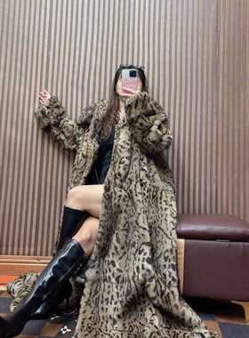 轻奢山猫纹皮毛一体大衣女冬长款豹纹皮草外套中古挽袖大摆2024新