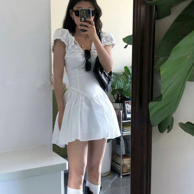 法式高级感褶皱V领连衣裙女夏季