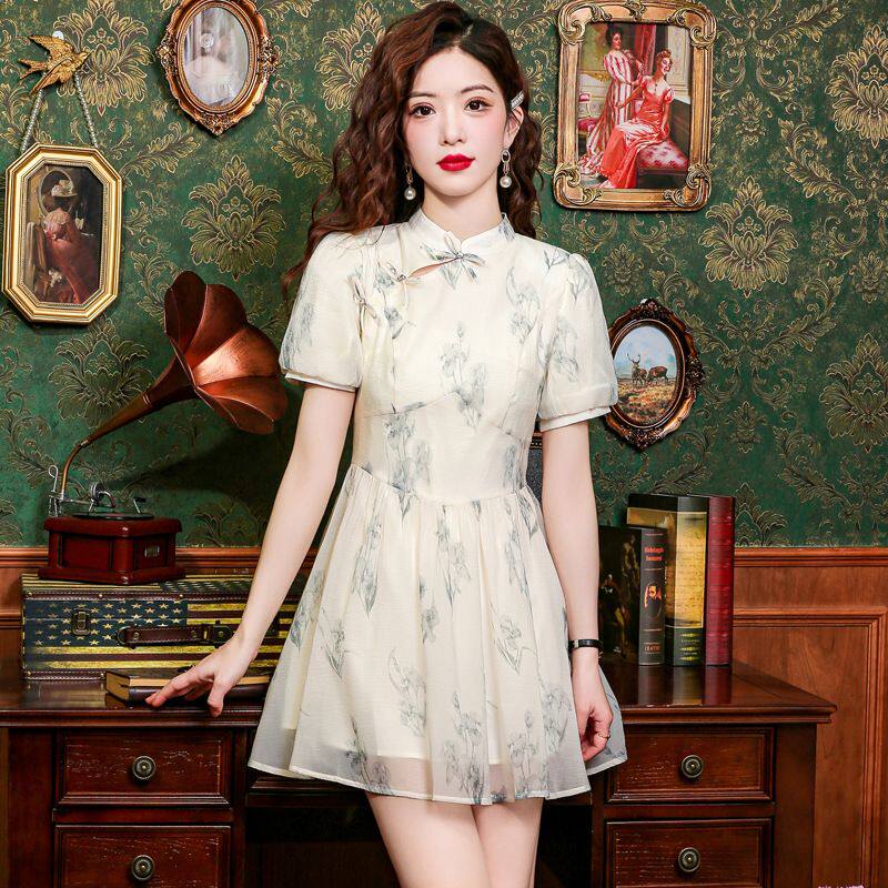新中式连衣裙少女夏装新款初中高中学生国风刺绣绿色短袖中长裙子