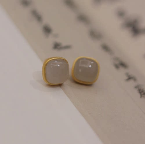 【慕斯格瑞】烟紫和田玉是925银耳钉