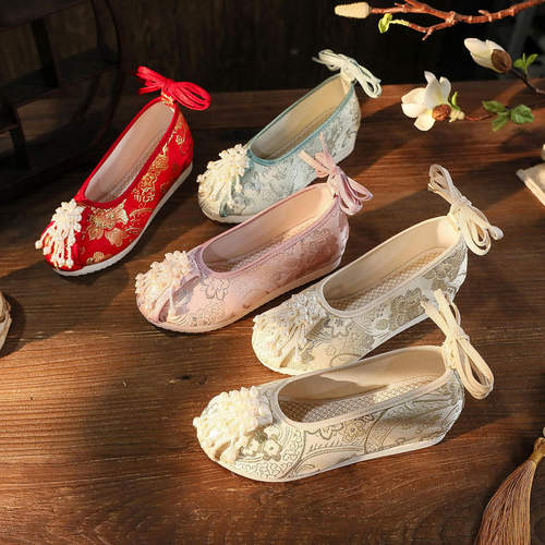 唐装大码汉服鞋女中国风绣花布鞋