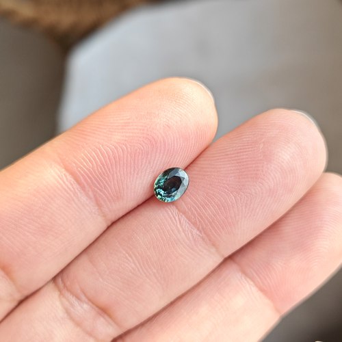 天然山东蓝宝石裸石AAAA级绿火彩昌乐蓝宝石戒面4.9*6.3 02256号