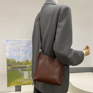 高级感新款腋下包女迷你托特包通勤百搭单肩包小水桶包斜挎包