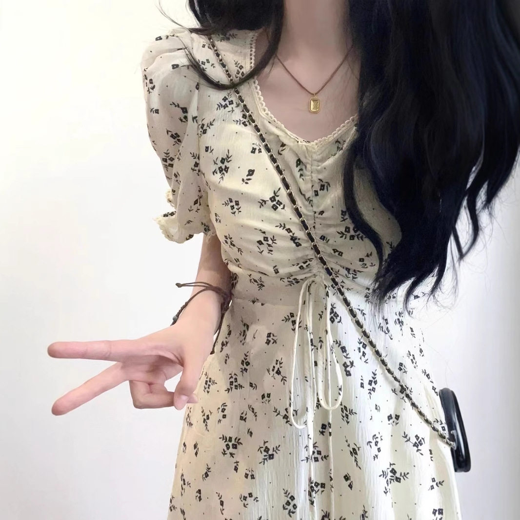 法式温柔碎花连衣裙女夏