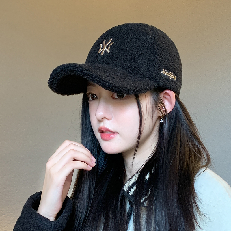 羊羔毛绒加厚护耳保暖时尚棒球帽