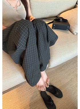 Here yaya shop 夏日告白不一样的复古时髦感绿调格子遛懒空气裤