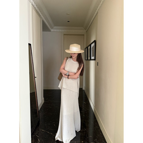 Here yaya shop 5.6 清冷小姐姐高品有质感度假风和纸纱针织套装