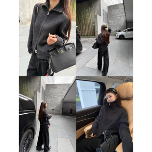 极简美学高工艺气质利落感坑条全羊毛立领毛衣 shop Here yaya