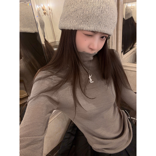 清冷气质100%绵羊毛新澳岛精无缝一体高领针织衫 shop yaya Here