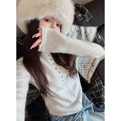 Here yaya shop 素系柔雾绵绵极简随意感绵羊毛动物毛扣子毛衣