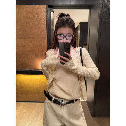 Here yaya shop 精致限定温柔感假两件100%羊毛挂脖氛围感毛衣