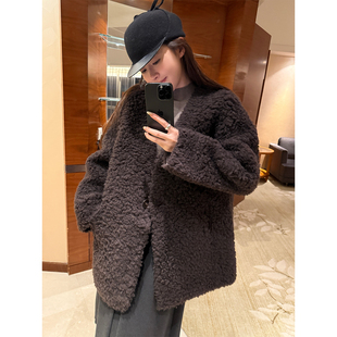 浓心酱巧绵密密一体机全羊毛随意感外套 shop Here yaya