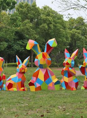彩绘几何兔子玻璃钢景观雕塑小品户外园林售楼部小区草坪装饰摆件