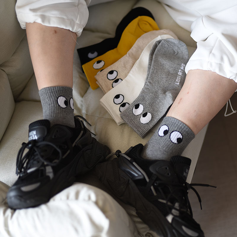 配小白鞋的个性眼睛灰色白色袜子女ins潮中筒袜百搭学生外穿短袜