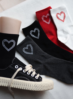 红色爱心白色网红袜子女中筒袜春季外穿潮ins韩国可爱日系本命年
