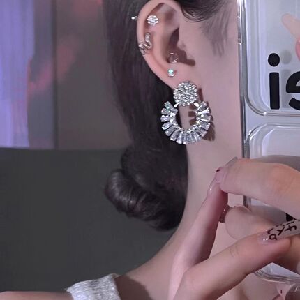 C-Position Goddess~ Japanese and Korean High-End Elegant Full Diamond Hoop Earrings, Fashionable Light Luxury Design, Stylish and Unique Earrings for Women