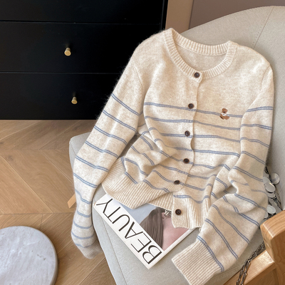 圆领休闲宽松针织开衫毛衣女新款