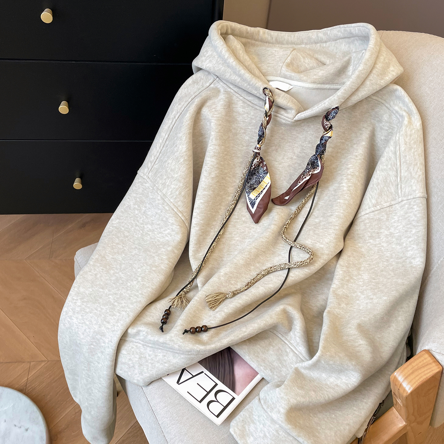 加绒宽松飘带丝巾抽绳连帽卫衣女