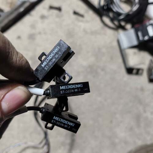 可维修明治MEIJIDENKI 传感器 槽型光电开关 ST303N议价