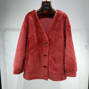 V领羊羔毛外套女短款年轻2025冬新款皮草羊剪绒皮毛一体大衣宽松