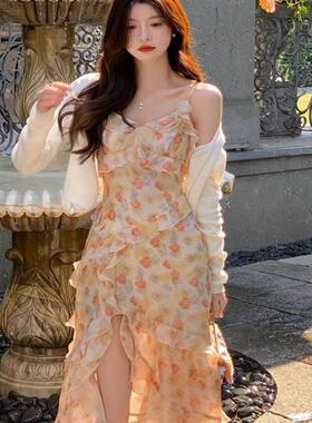 黄色碎花吊带连衣裙女款初夏法式别致漂亮不规则收腰雪纺背心裙子