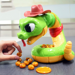 抖音电动响尾蛇玩具会动整蛊恶搞成人聚会刺激吓人游戏解压咬人