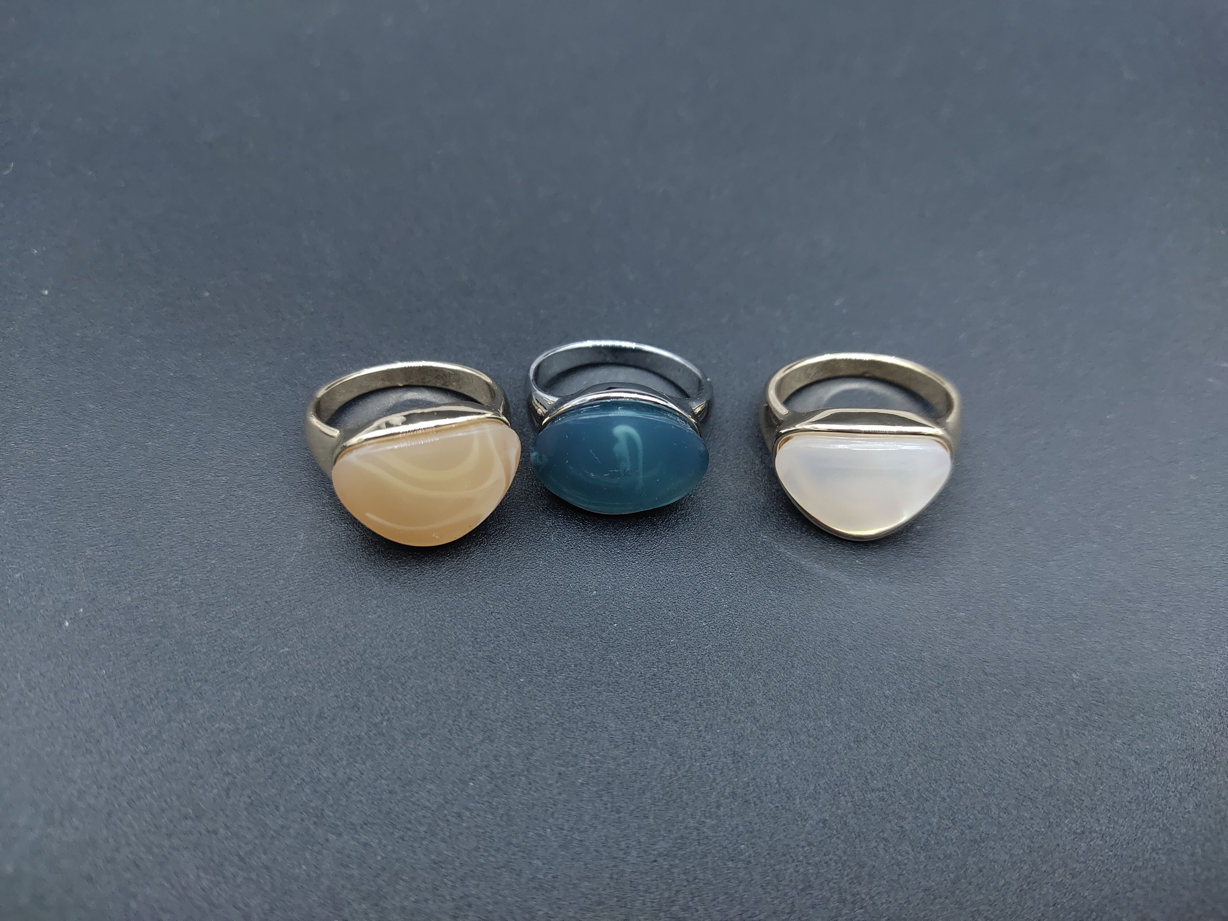 简约树脂钻戒指时尚百搭学生女个性指环饰品 气质花纹不同随机A44