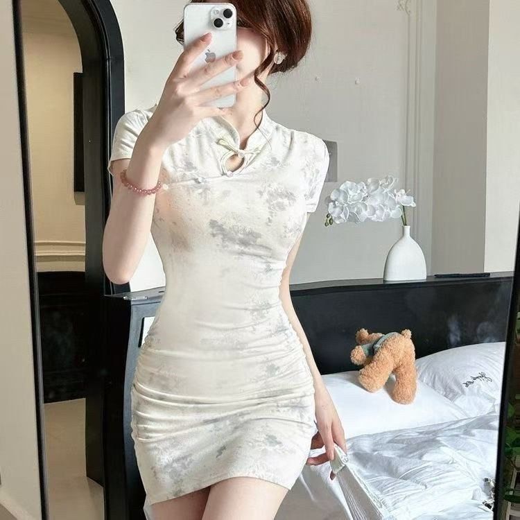 中式风扎染盘扣褶皱改良旗袍连衣裙女夏季性感紧身收腰包臀超短裙