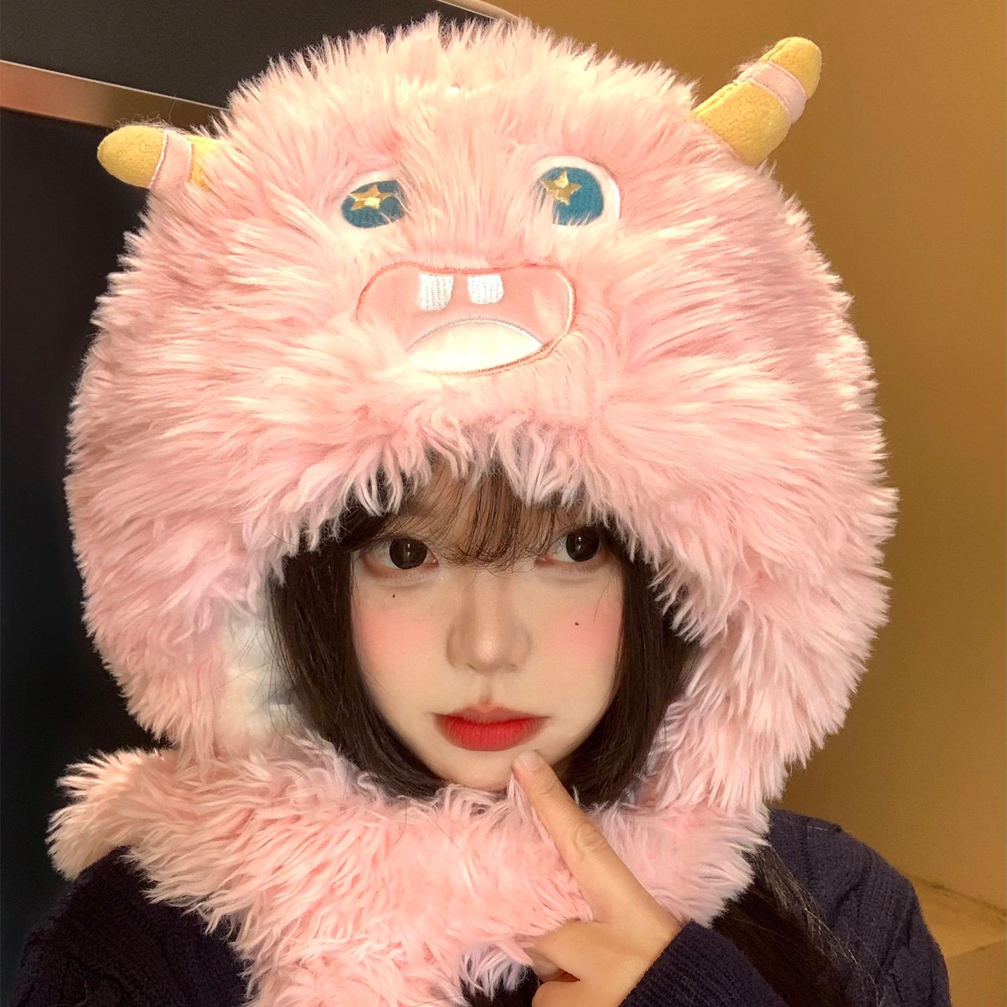 粉色小怪兽毛绒帽子女冬季可爱显脸小加绒加厚保暖防寒护耳雷锋帽
