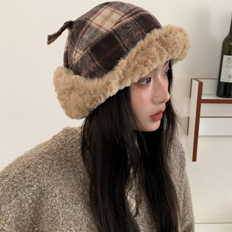 复古毛绒格子护耳雷锋帽