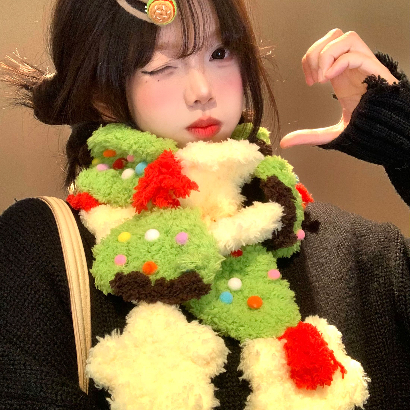 手工钩针圣诞树珊瑚绒小围巾女冬