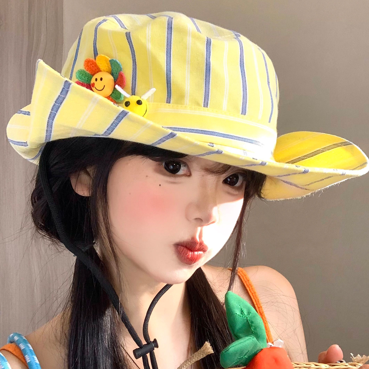 甜美蜜蜂笑脸花朵条纹渔夫帽女夏百搭户外登山帽大檐遮阳防晒帽子